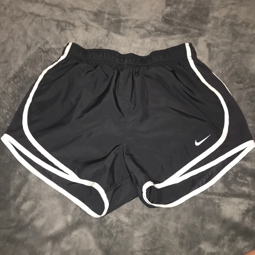dark grey nike athletic shorts